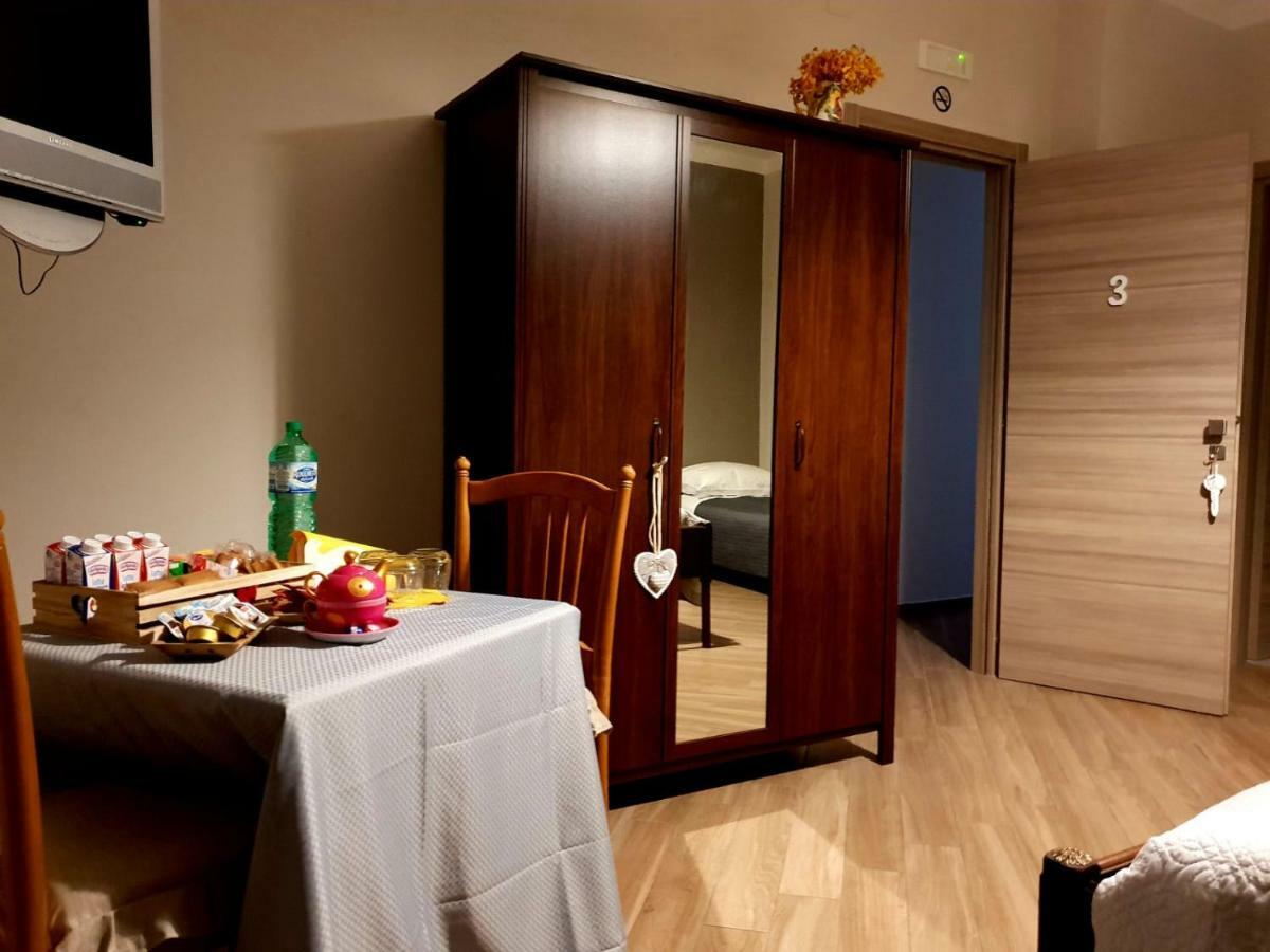 B&B Tre Passi Dalla Torre 蒙特萨尔基奥 外观 照片